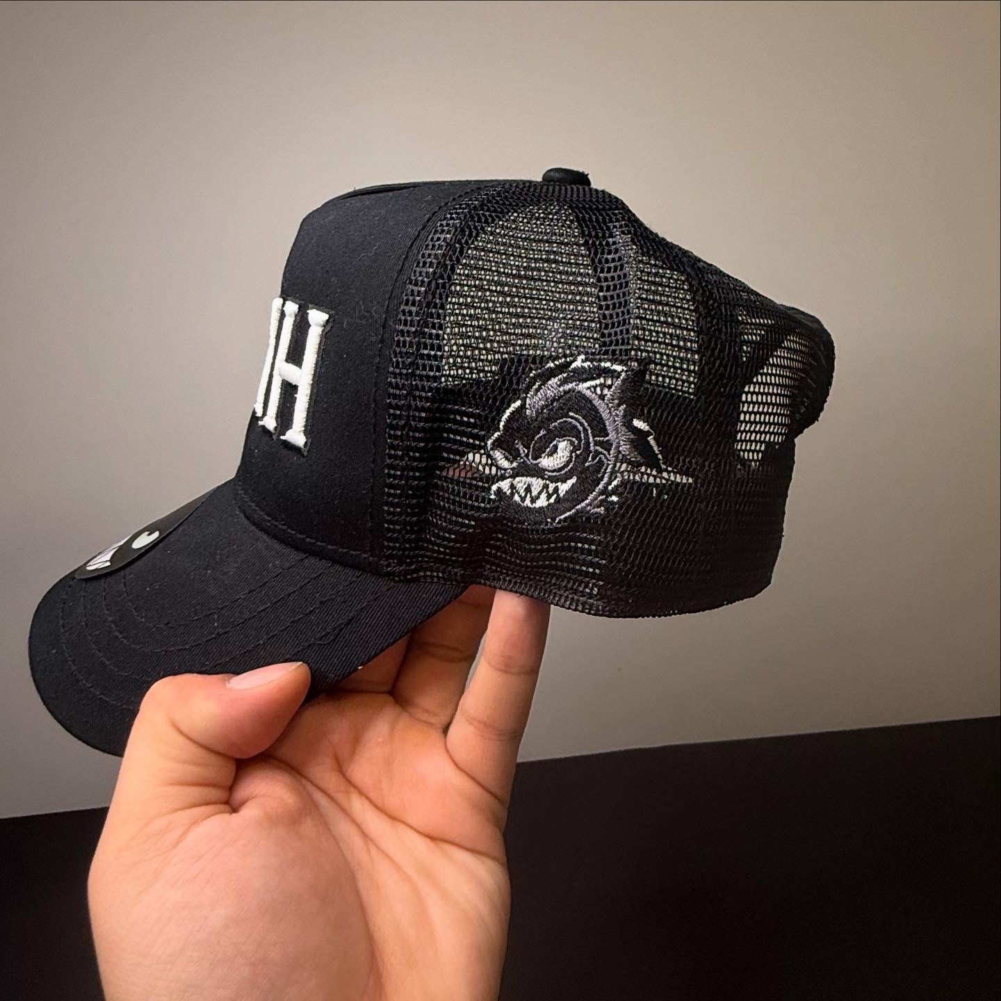 PRNH x Half / Half mesh SnapBack “Shadow”